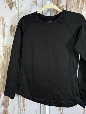 Climate Right, Thermal Black Long Sleeve Crewneck Top - Women's. Size Large.